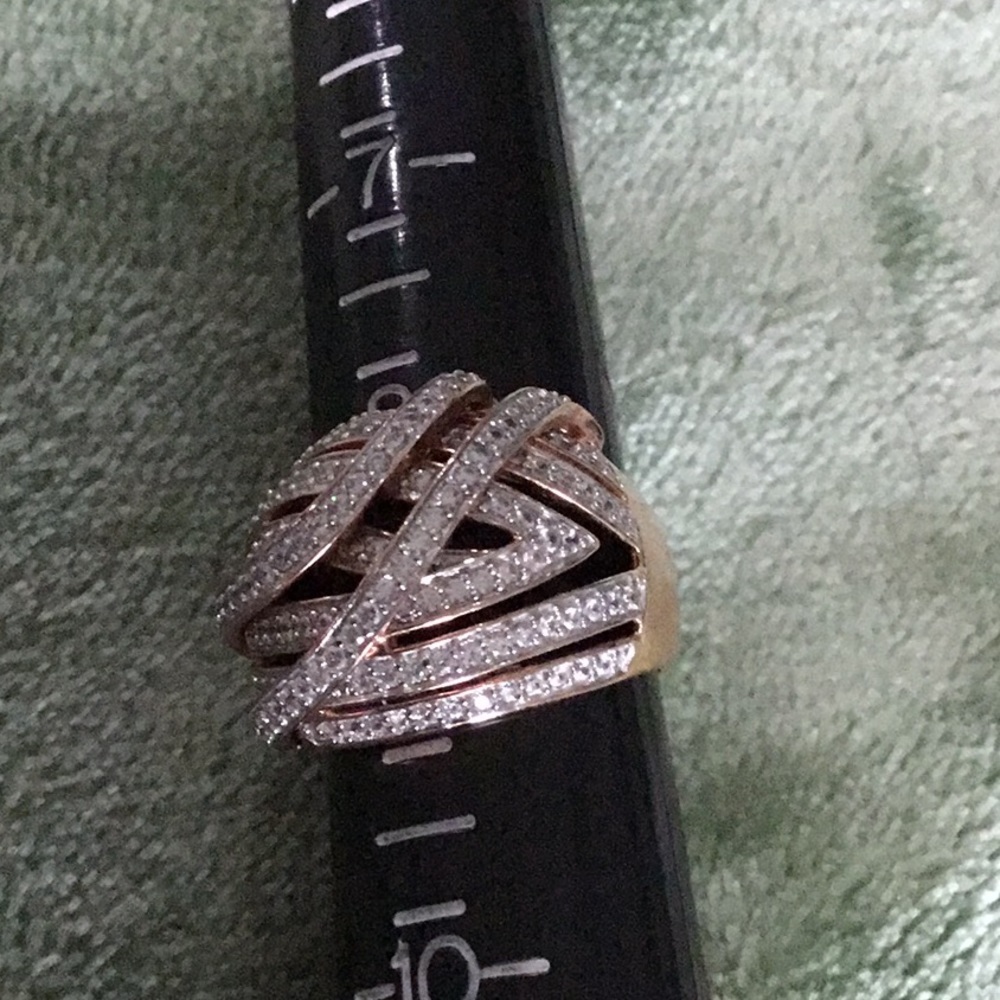 Fashion ring